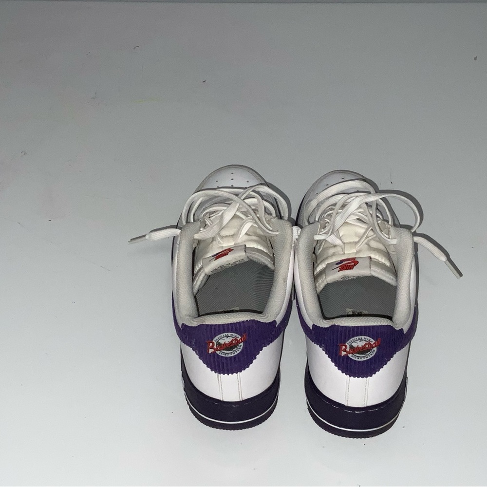 Nike White and Purple Sneakers
Nike Air Force 1 '07 LV8 EMB 'White Court Purple' - Picture 5 of 5